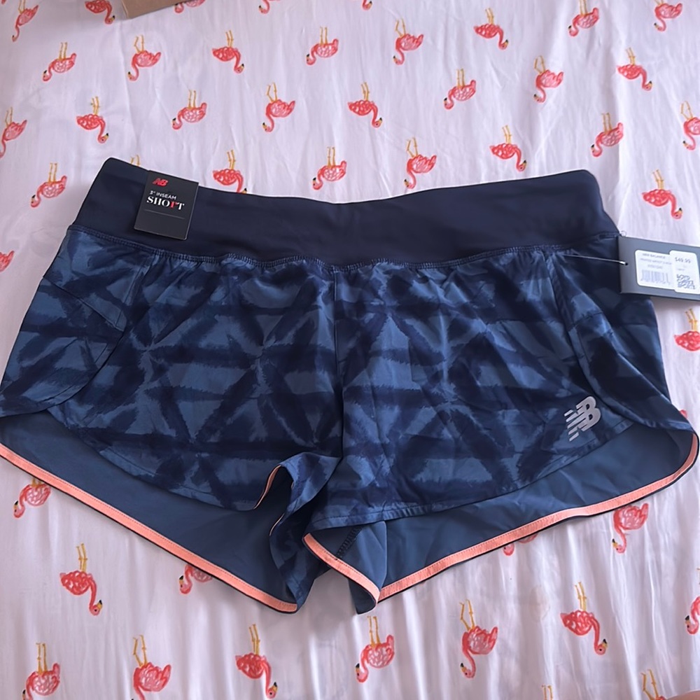 NWT New Balance Running printed impact 3” inseam short w/ zipper back pocket